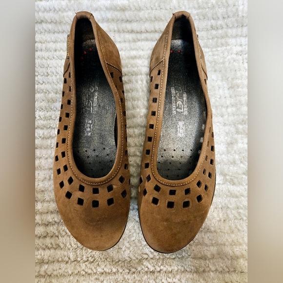 MEPHISTO flats size 8 - Picture 1 of 7